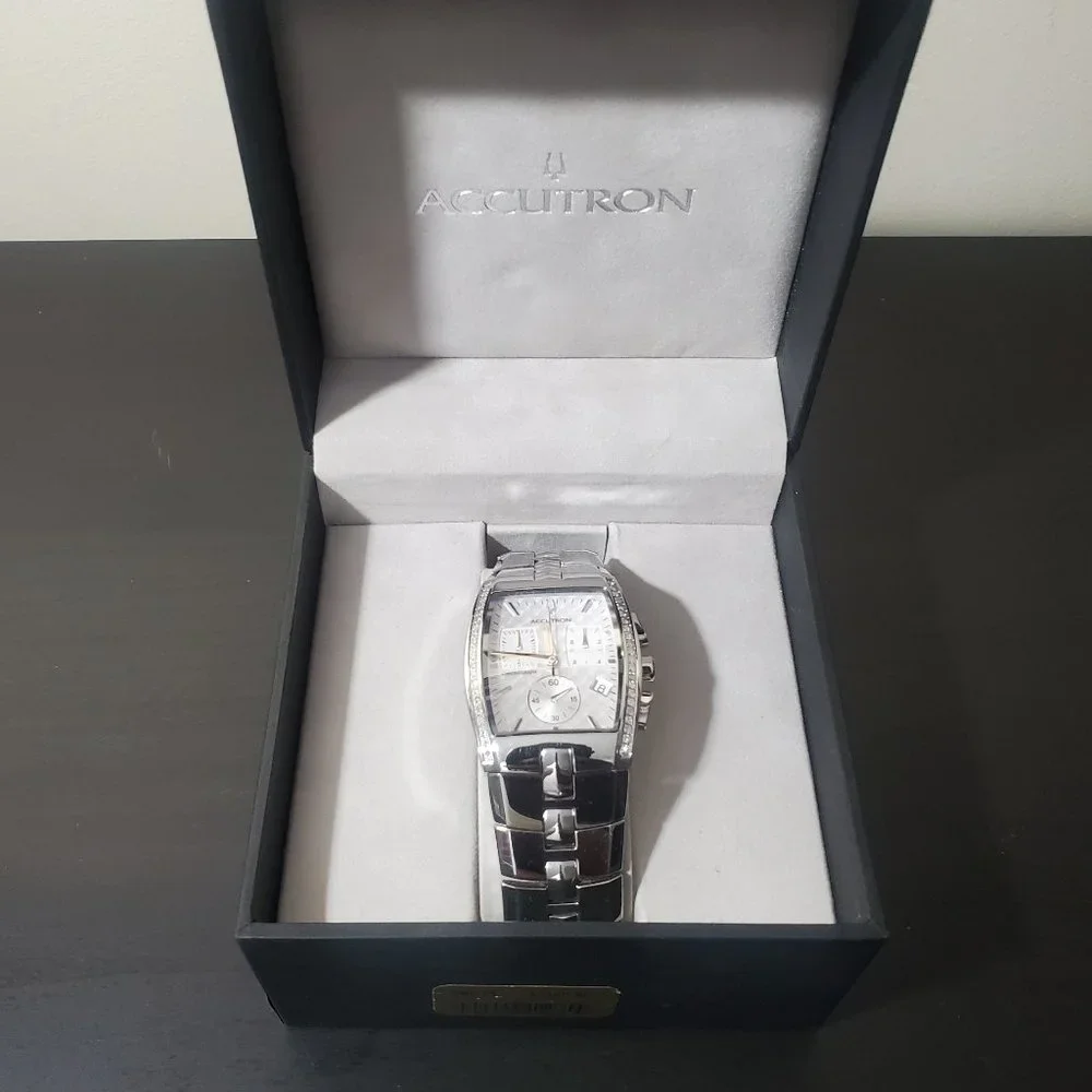 MEN’S ACCUTRON LUCERNE DIAMOND CHRONOGRAPH 26E11 SILVER - Picture 2 of 4
